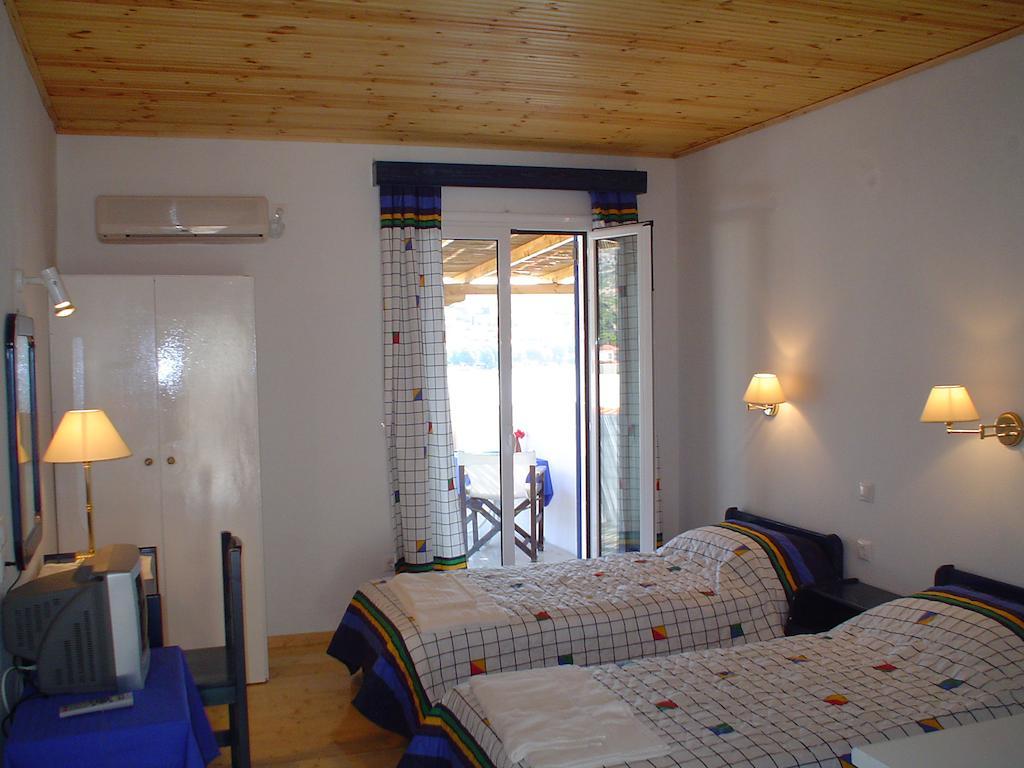 Bella Vista Aparthotel Batsi  Room photo